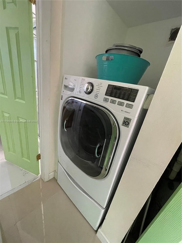 2711 NW 104th Ave Unit 406, Sunrise, FL 33322 - laundry area with washer / dryer