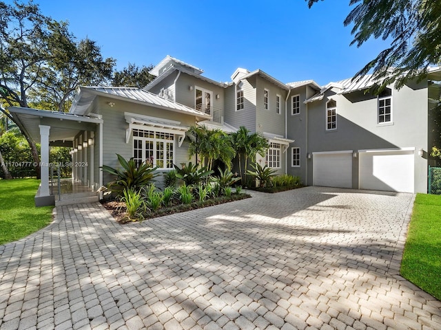 view of front property featuring a garage