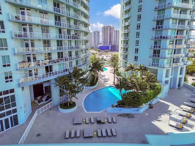 view of swimming pool