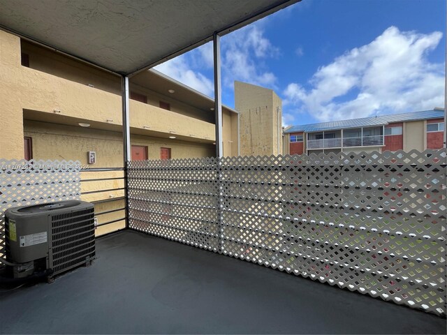 3700 NW 21st St Unit 304, Lauderdale Lakes, FL 33311 - view of patio
