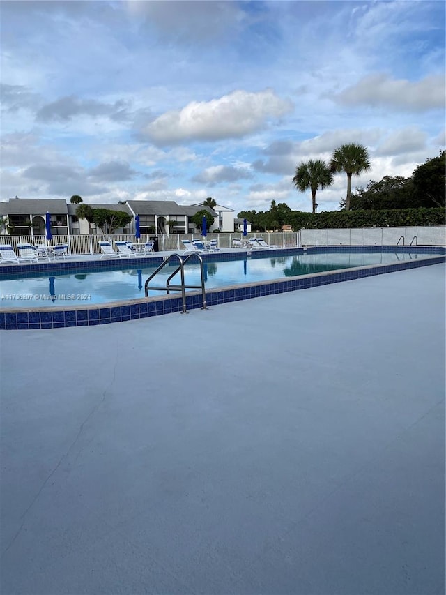 view of swimming pool