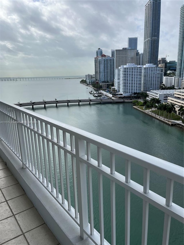 water view featuring a city view