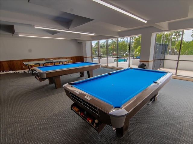 playroom featuring pool table and carpet