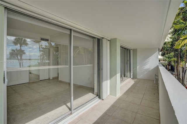 500 Bayview Dr Unit 118, Sunny Isles Beach, FL 33160 - balcony featuring a water view