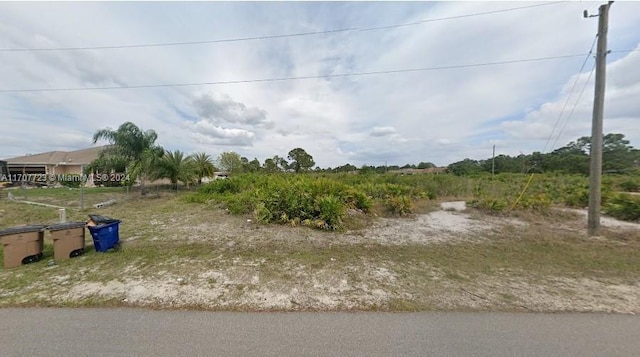 Listing photo 2 for 4602 Gene Ave N, Lehigh Acres FL 33971