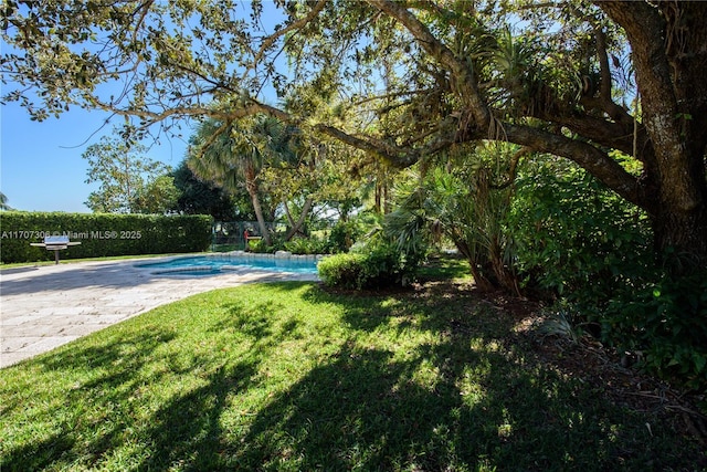 exterior space featuring a lawn