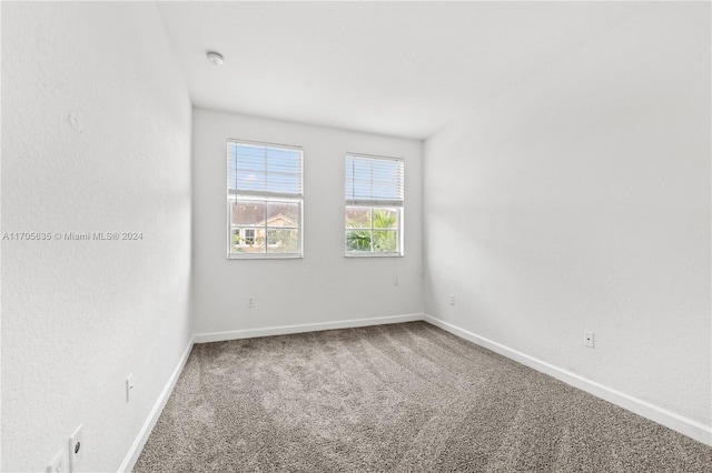 view of carpeted spare room