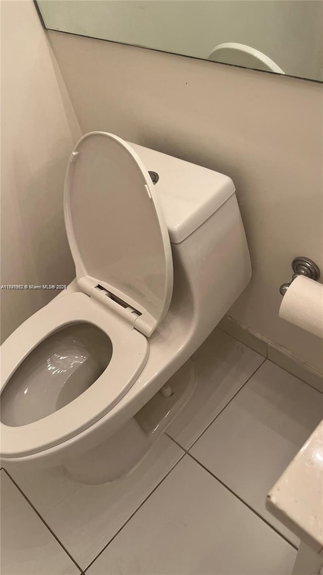 room details with toilet