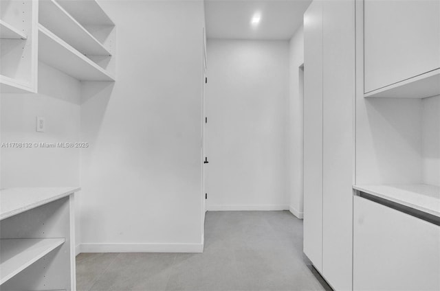 6401 SW 84th St, South Miami, FL 33143 - view of walk in closet