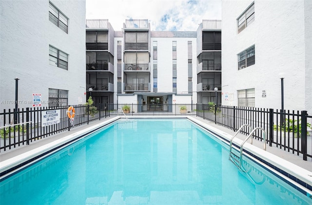 view of swimming pool