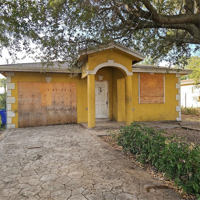 view of property entrance