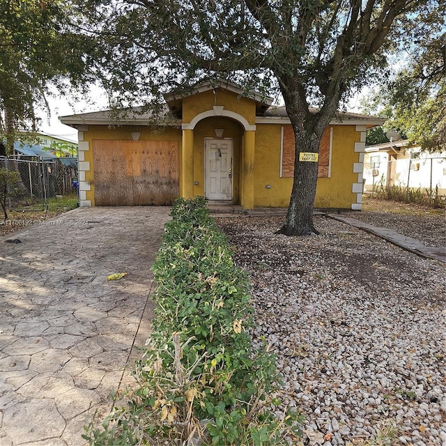 view of front of property