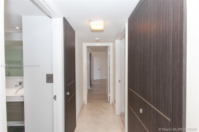 19667 Turnberry Way Unit 15A, Aventura, FL 33180 - hallway featuring baseboards and recessed lighting