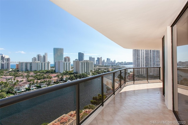 19667 Turnberry Way Unit 15A, Aventura, FL 33180 - balcony featuring a skyline view