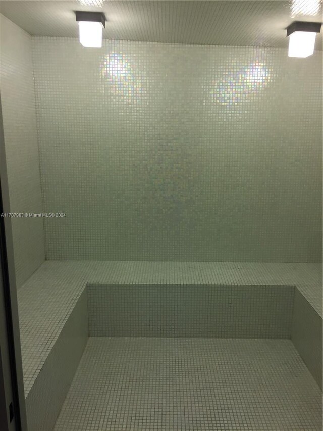 19667 Turnberry Way Unit 15A, Aventura, FL 33180 - view of bathroom