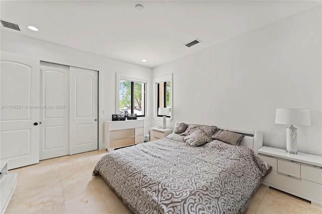 bedroom with a closet