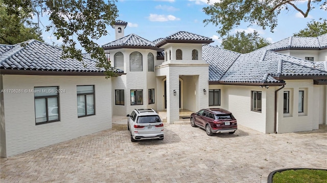 view of mediterranean / spanish-style home