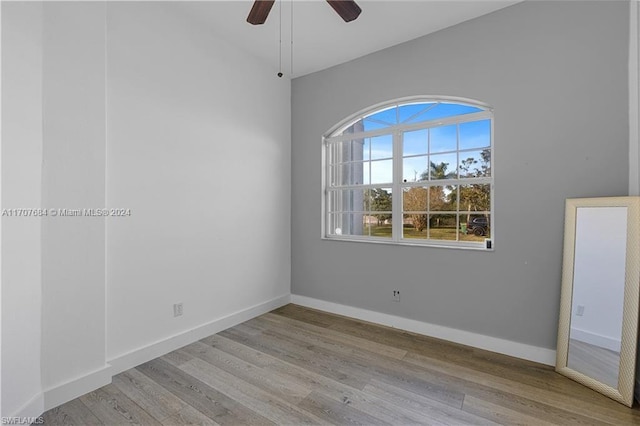 empty room featuring light hardwood / wood-style floors and ceiling fan