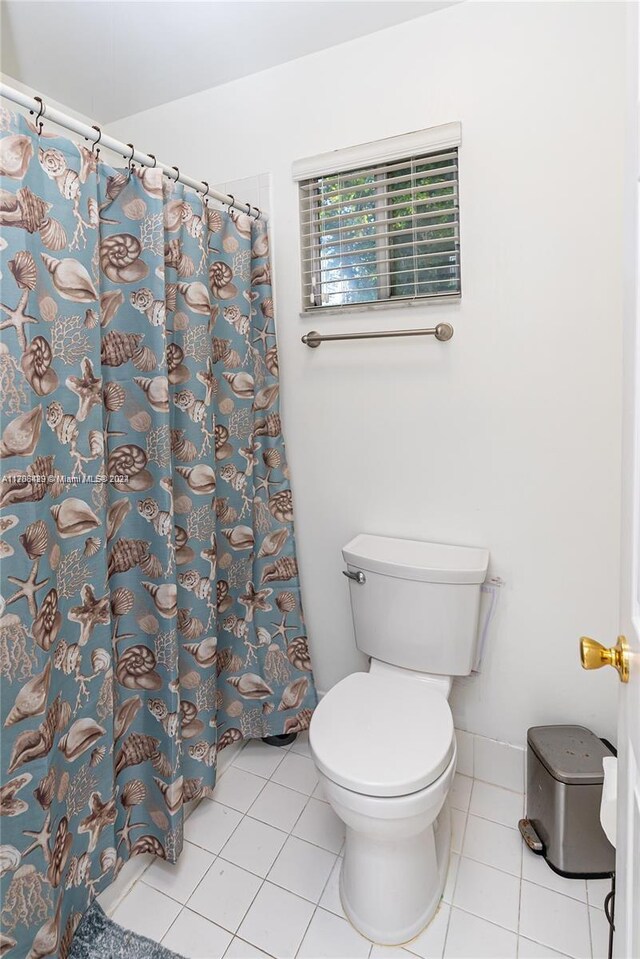 17921 SW 140th Ct Unit 17921, Miami, FL 33177 - bathroom featuring tile patterned floors and a shower with curtain