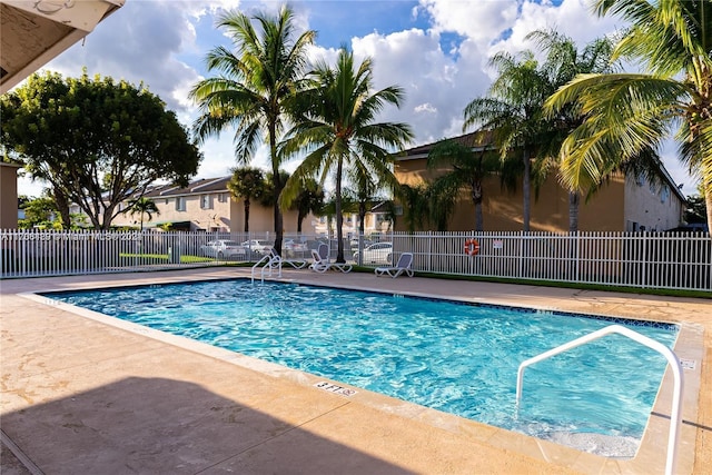 view of swimming pool