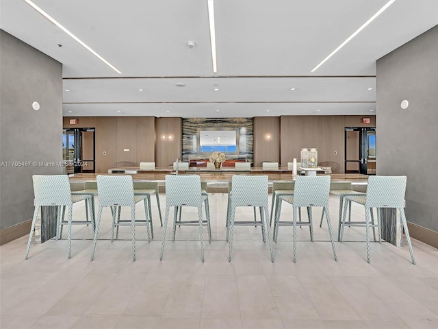 kitchen featuring a kitchen breakfast bar