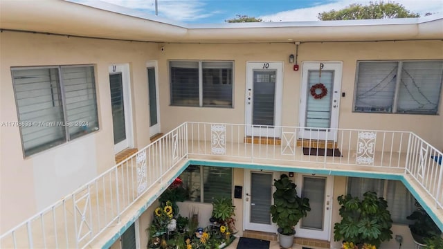 2072 NE 169th St Unit 10, North Miami Beach, FL 33162 - property entrance with stucco siding