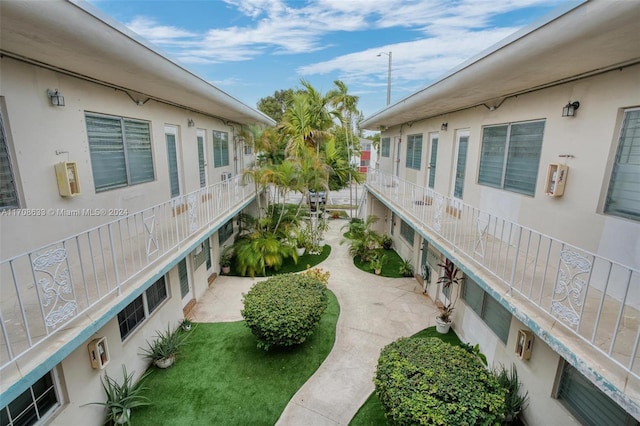 2072 NE 169th St Unit 10, North Miami Beach, FL 33162 - view of community
