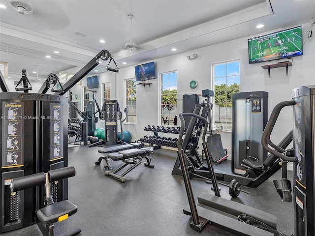 exercise room featuring ceiling fan