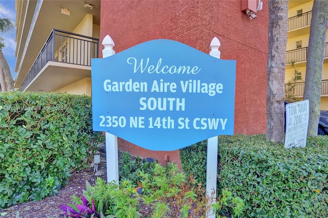 view of community / neighborhood sign