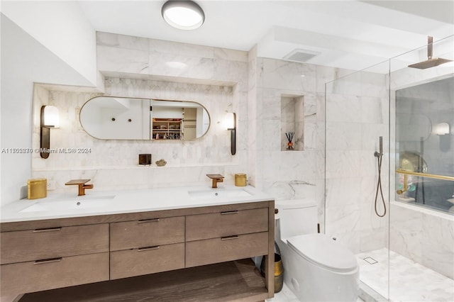 bathroom featuring toilet, tile walls, a tile shower, and tasteful backsplash