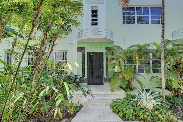 1571 Pennsylvania Ave Unit 4S, Miami Beach, FL 33139 - doorway to property featuring stucco siding