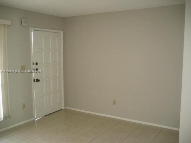 10776 N Kendall Dr Unit F-16, Miami, FL 33176 - spare room with baseboards