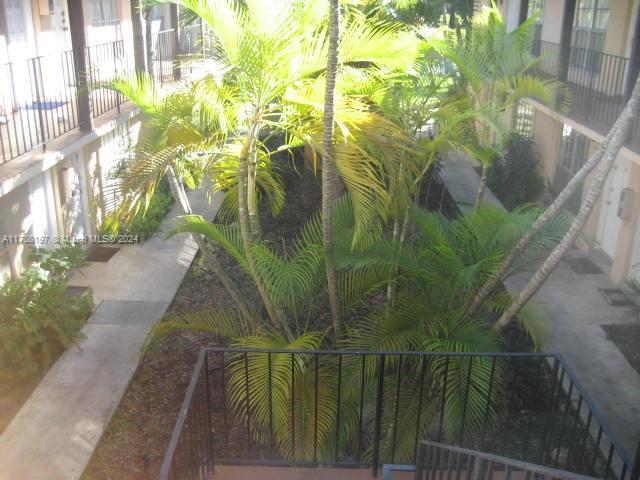 10776 N Kendall Dr Unit F-16, Miami, FL 33176 - view of yard