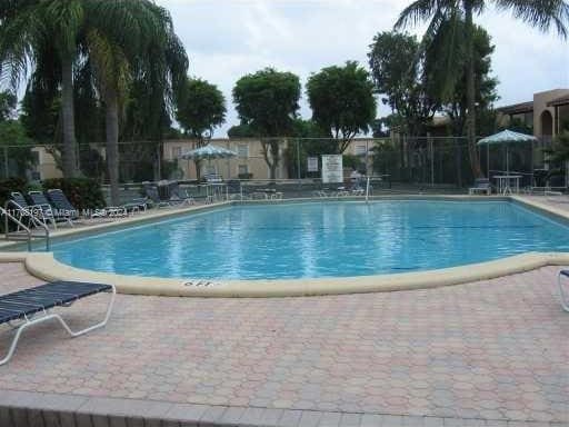 10776 N Kendall Dr Unit F-16, Miami, FL 33176 - community pool with a patio