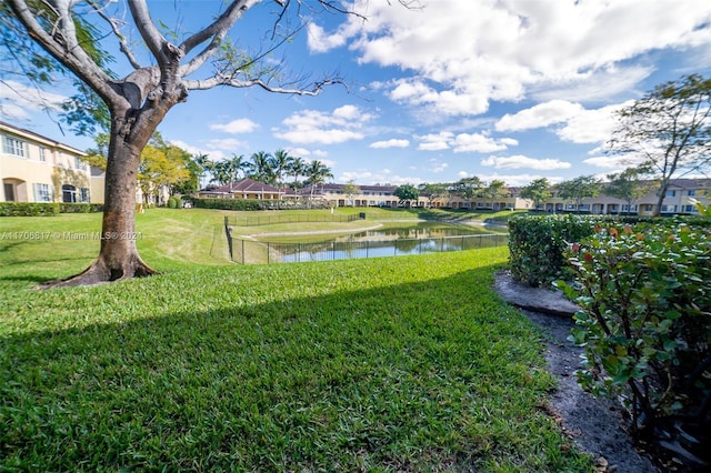 view of yard featuring a water view