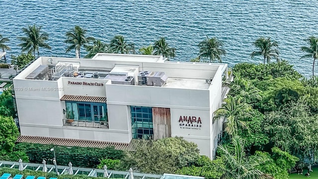 bird's eye view with a water view