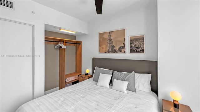 bedroom featuring a closet and ceiling fan