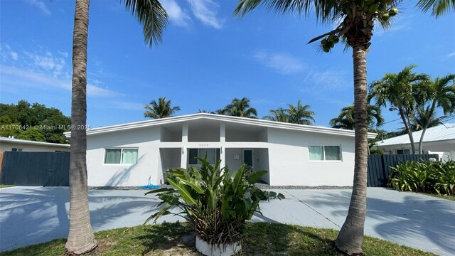 view of front of home