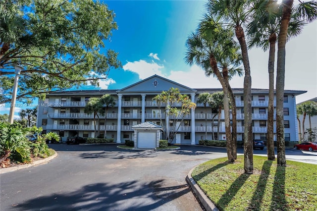 Listing photo 3 for 1510 Whitehall Dr Unit 102, Davie FL 33324