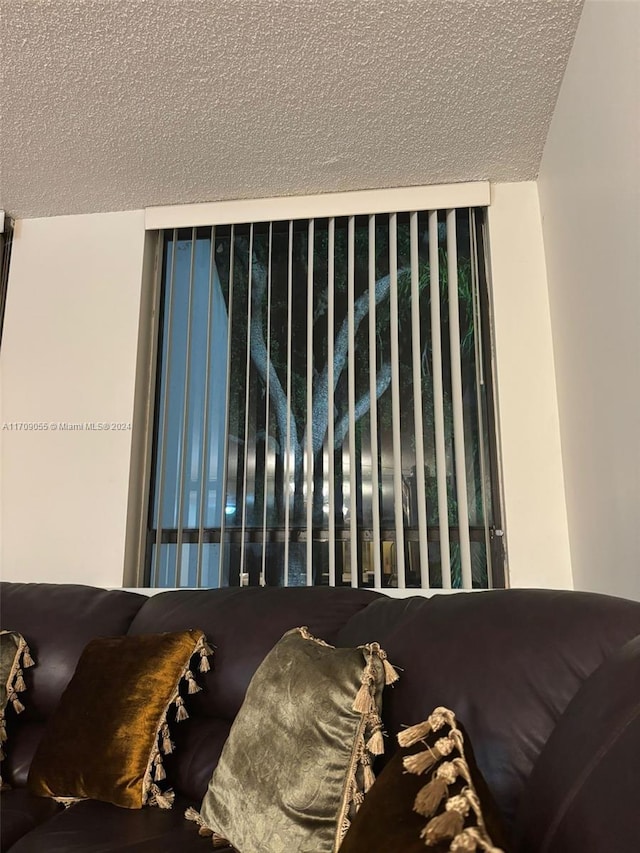 unfurnished bedroom featuring a textured ceiling