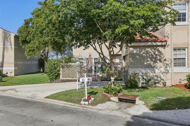 10949 Mainsail Dr, Cooper City, FL 33026 - view of front of property with stucco siding and crawl space
