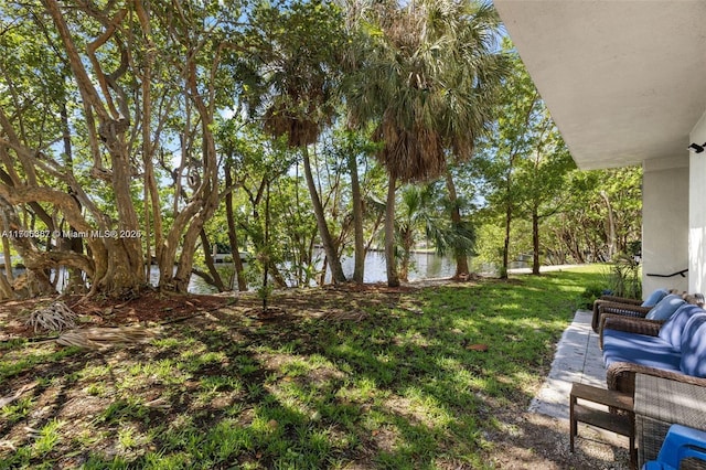 view of yard featuring a water view