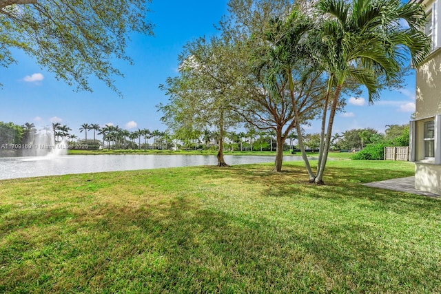 view of yard featuring a water view