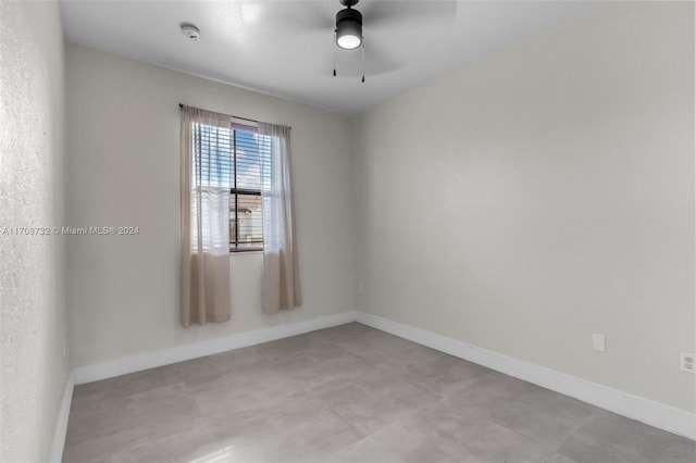 empty room with ceiling fan