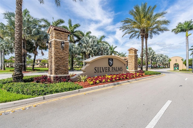 view of community / neighborhood sign