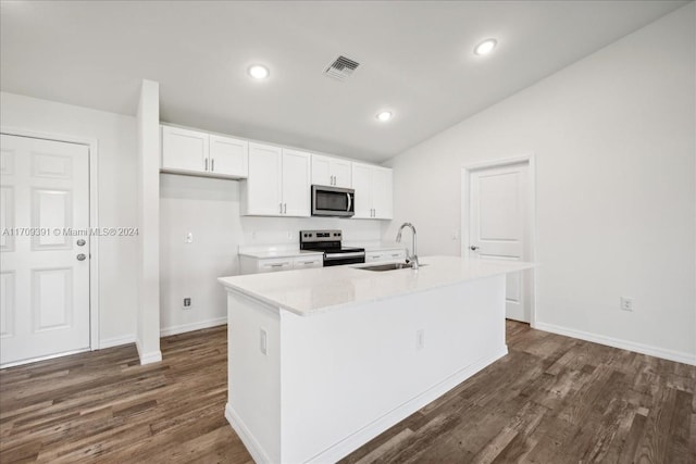 kitchen with stainless steel appliances, white cabinetry, a center island with sink, and sink