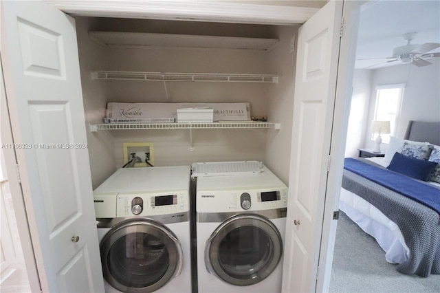 laundry room featuring washer and clothes dryer, ceiling fan, and carpet flooring