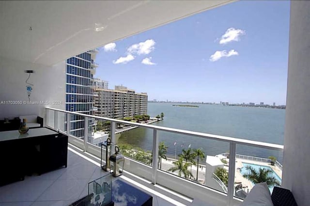 2020 N Bayshore Dr Unit 1008, Miami, FL 33137 - balcony with a water view and a view of city