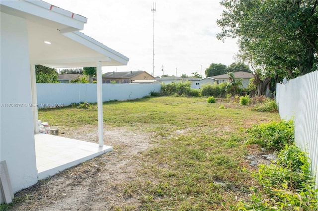 view of yard featuring a patio area