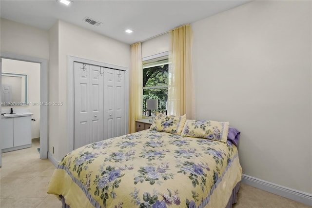 bedroom featuring a closet